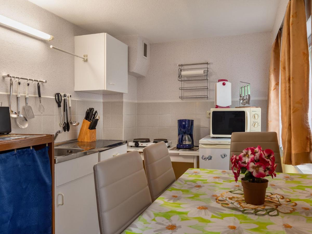 Beautiful Holiday House In Biendorf With Garden Korchow 外观 照片